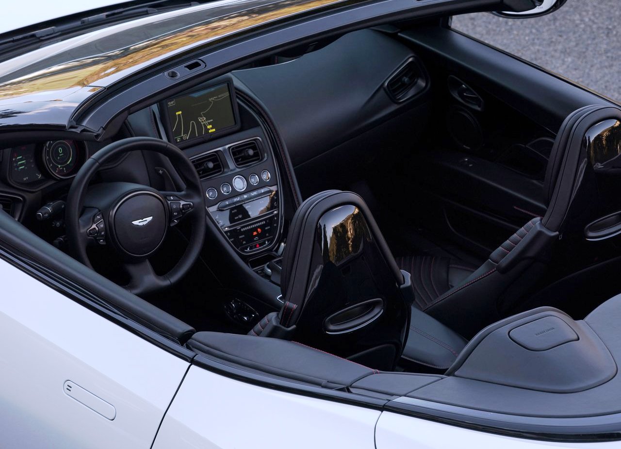 ASTON MARTIN DB11 VOLANTE, foto 167