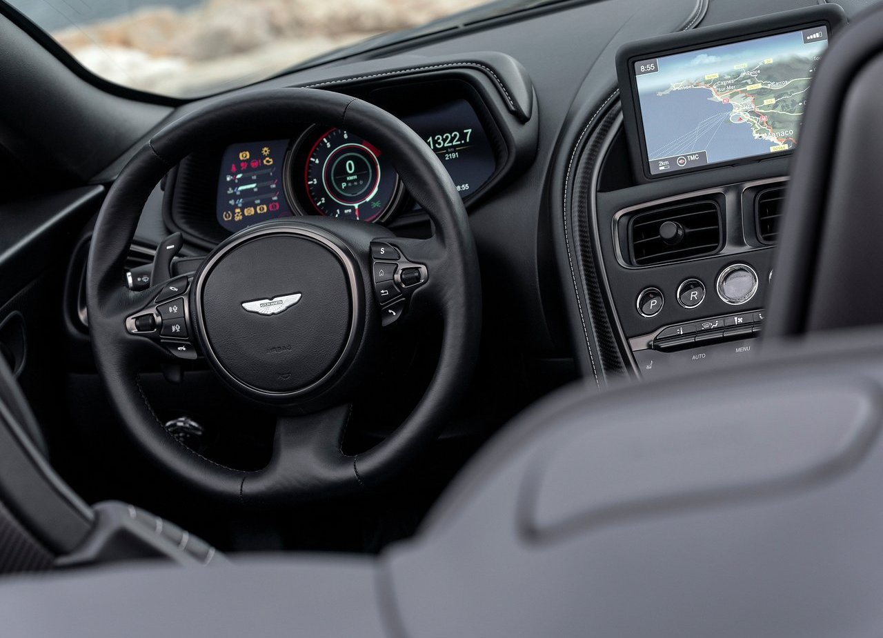 ASTON MARTIN DB11 VOLANTE, foto 168
