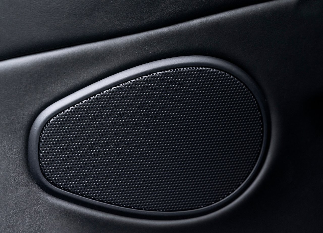 ASTON MARTIN DB11 VOLANTE, foto 186