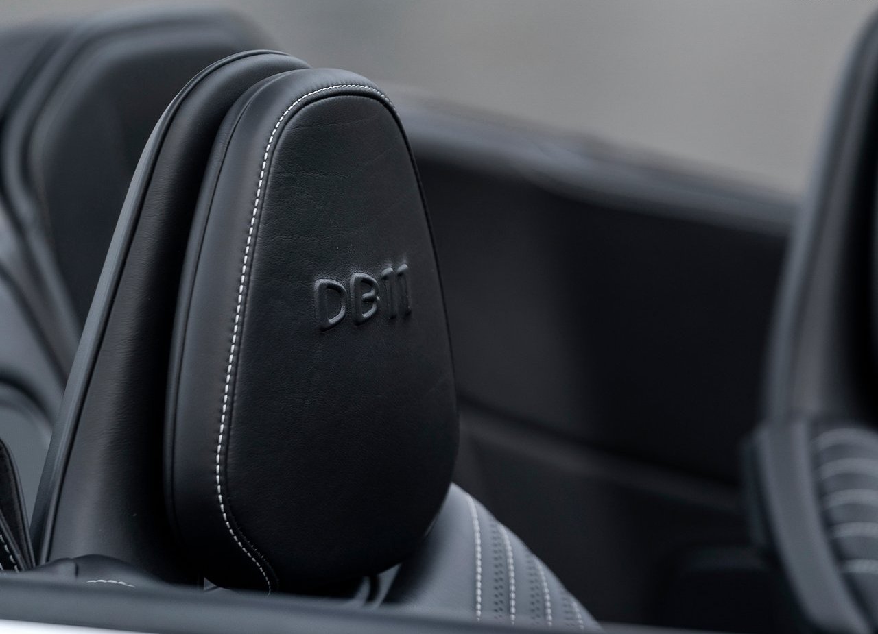 ASTON MARTIN DB11 VOLANTE, foto 192