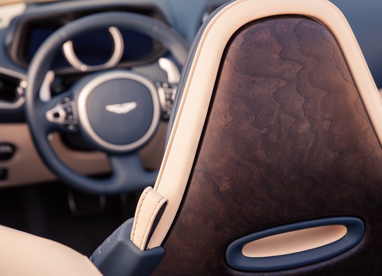 ASTON MARTIN DB11 VOLANTE, foto 197