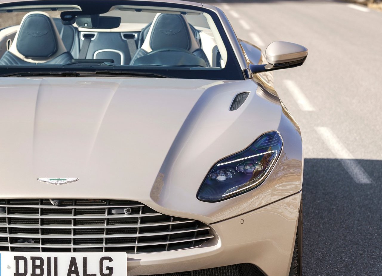 ASTON MARTIN DB11 VOLANTE, foto 215