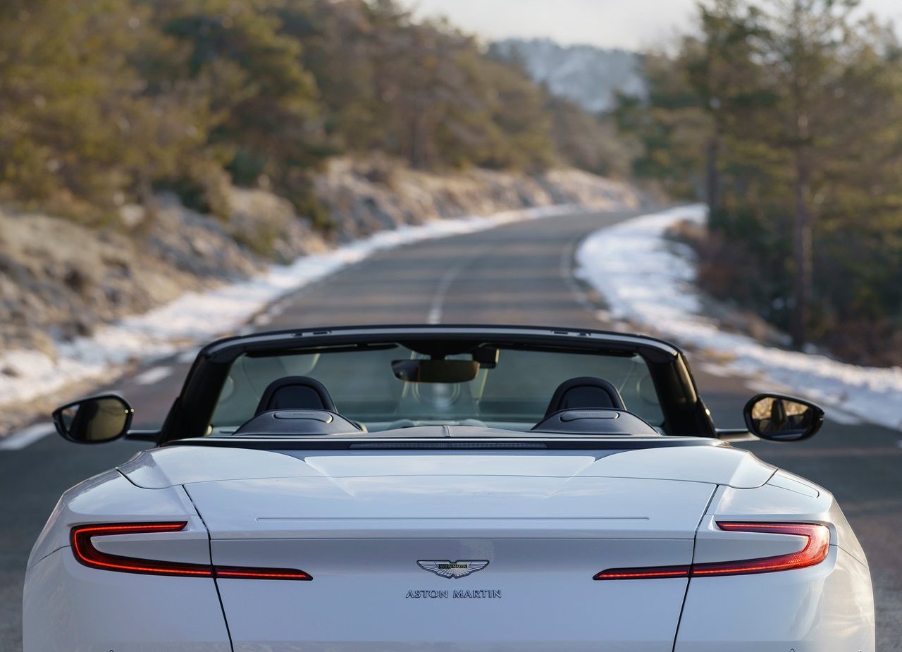 ASTON MARTIN DB11 VOLANTE, foto 222