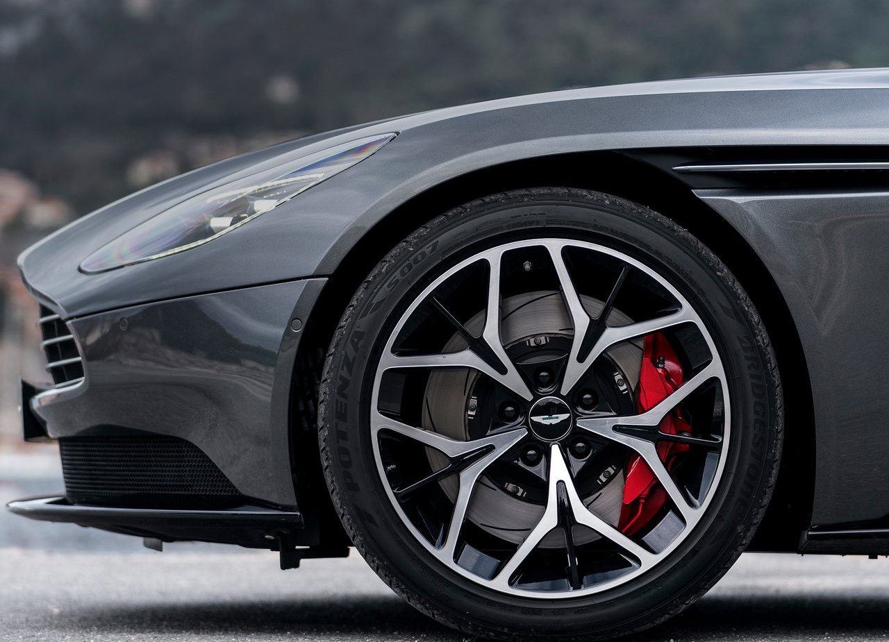 ASTON MARTIN DB11 VOLANTE, foto 223