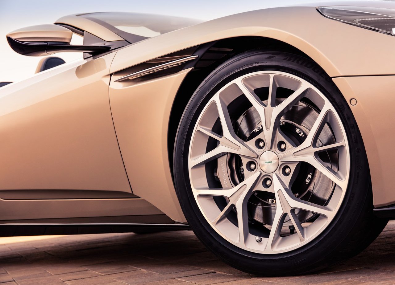 ASTON MARTIN DB11 VOLANTE, foto 224