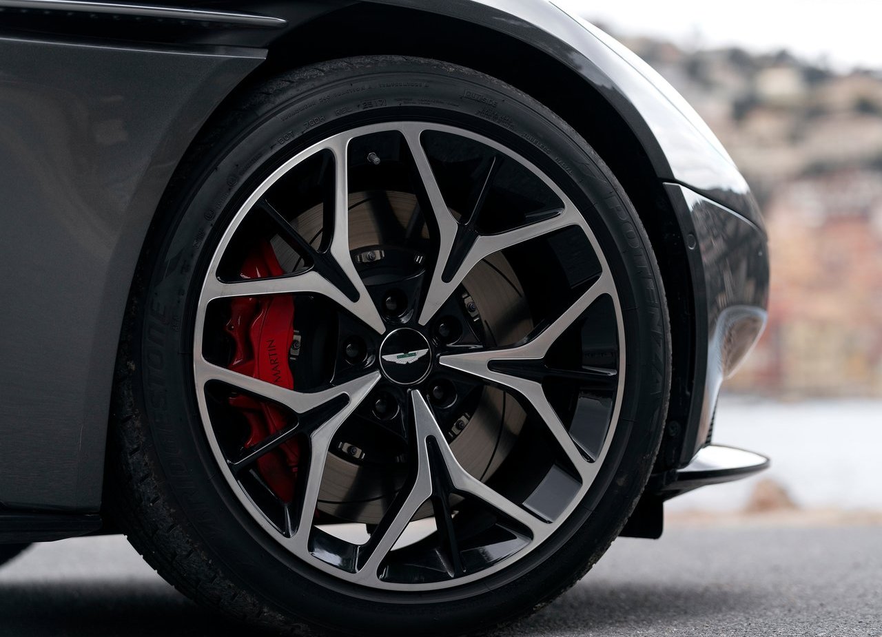 ASTON MARTIN DB11 VOLANTE, foto 225