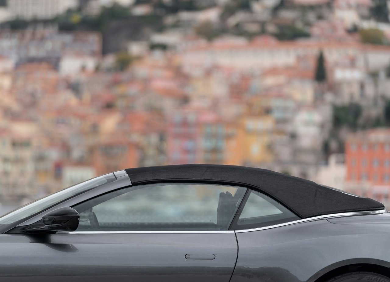 ASTON MARTIN DB11 VOLANTE, foto 232