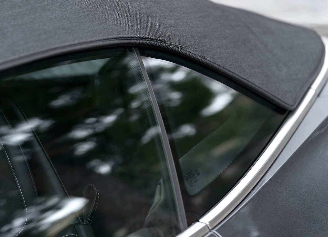 ASTON MARTIN DB11 VOLANTE, foto 233