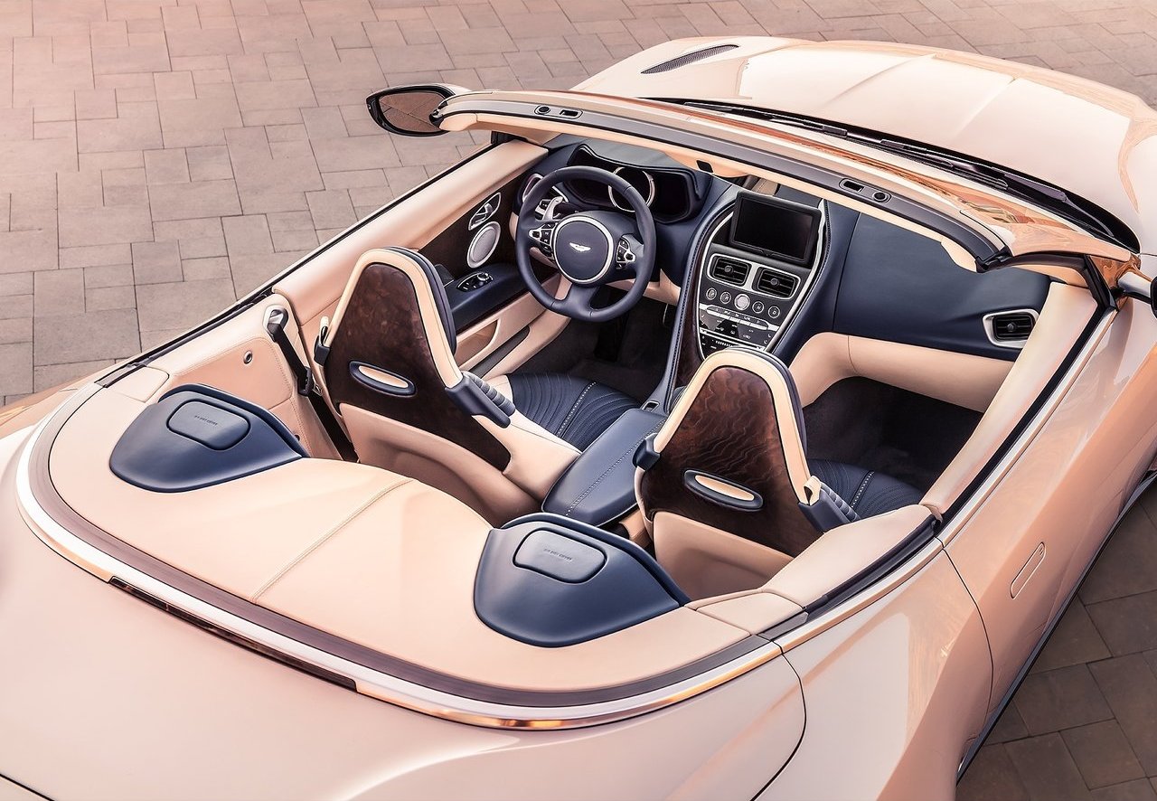 ASTON MARTIN DB11 VOLANTE, foto 246
