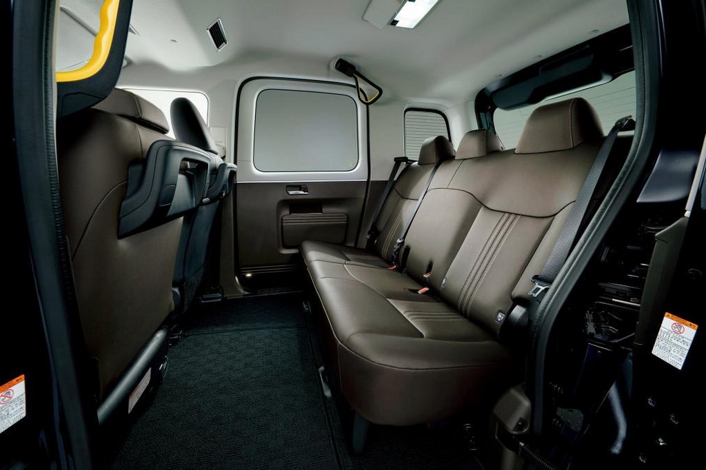 2018 - TOYOTA JPN TAXI, foto 6