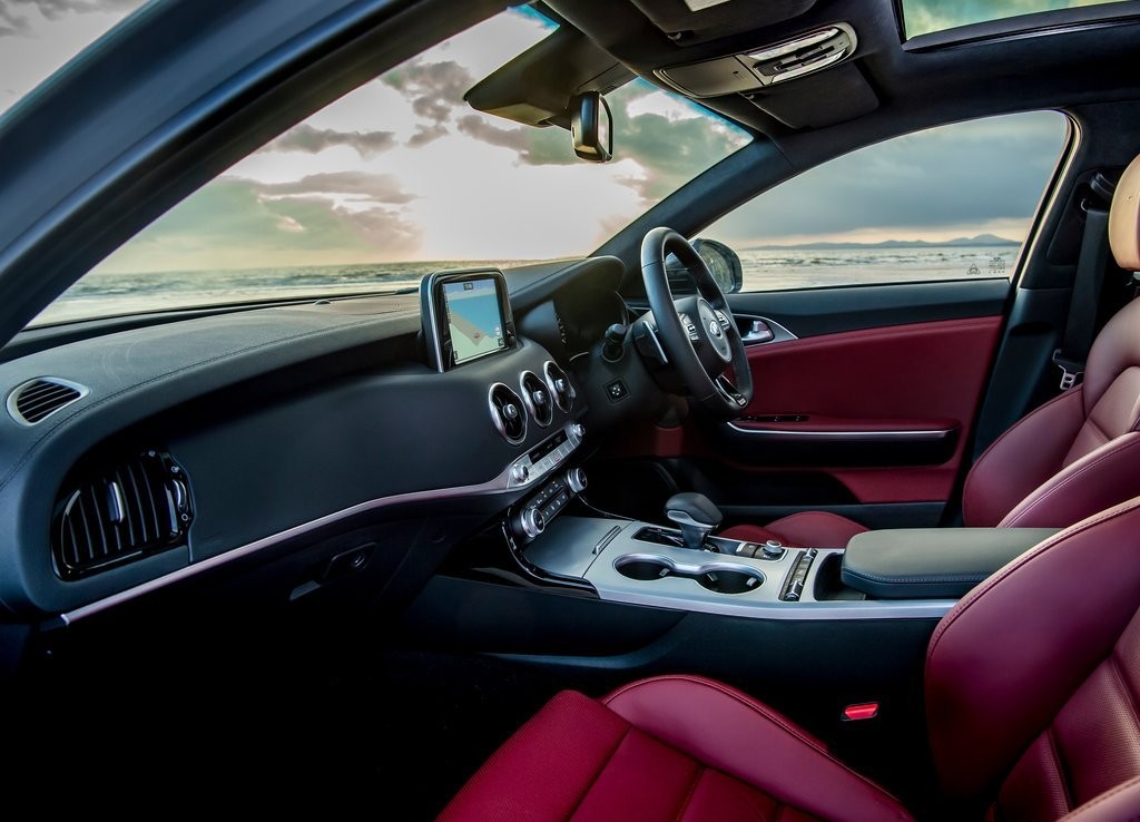 2018 - KIA STINGER UK VERSION, foto 114
