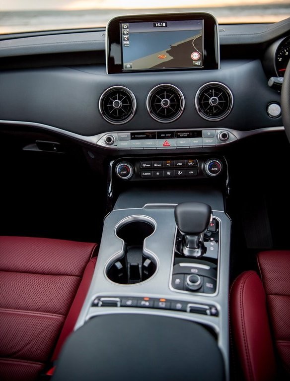 2018 - KIA STINGER UK VERSION, foto 202