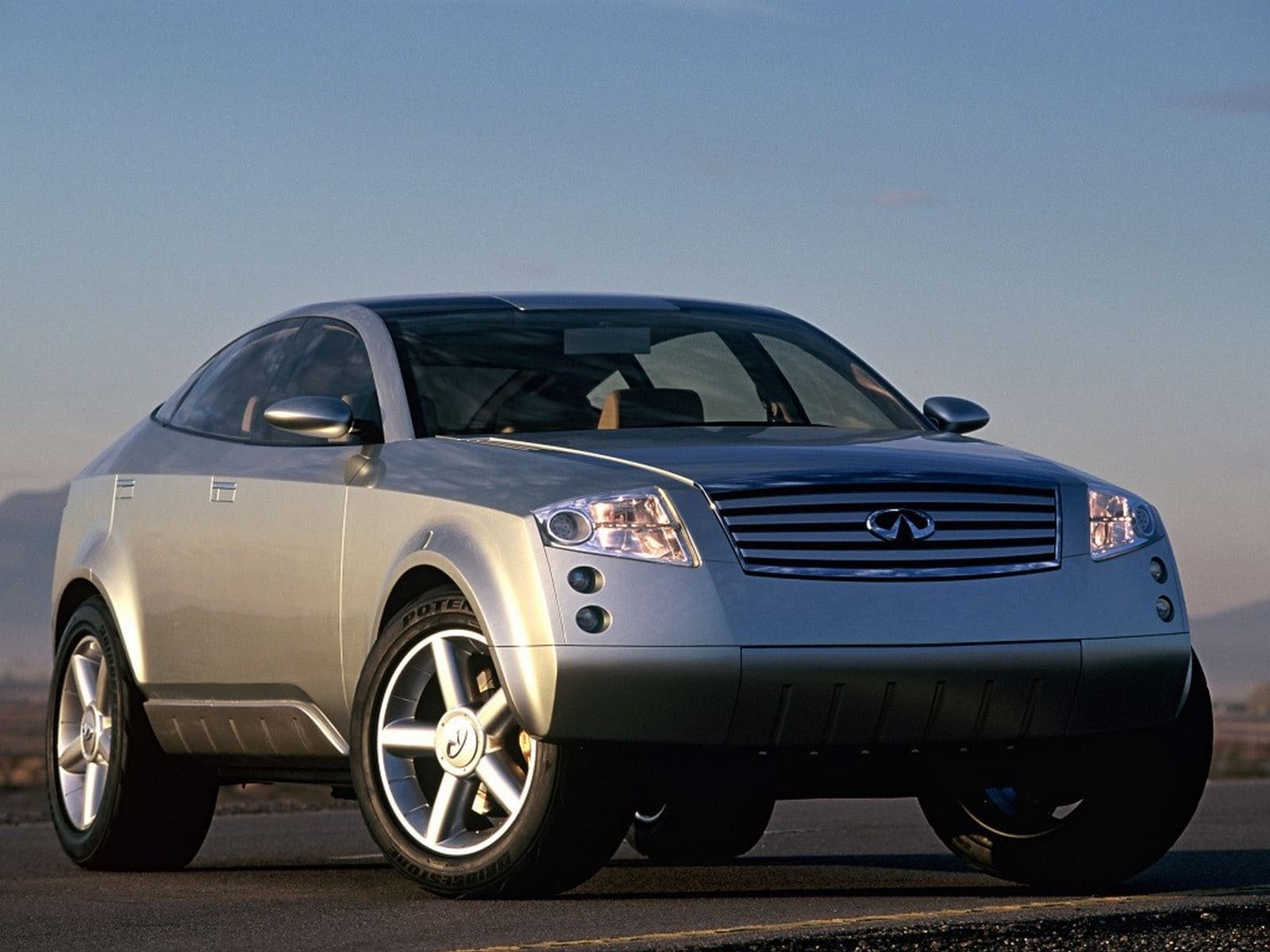 2001 - INFINITI FX45 CONCEPT, foto 1