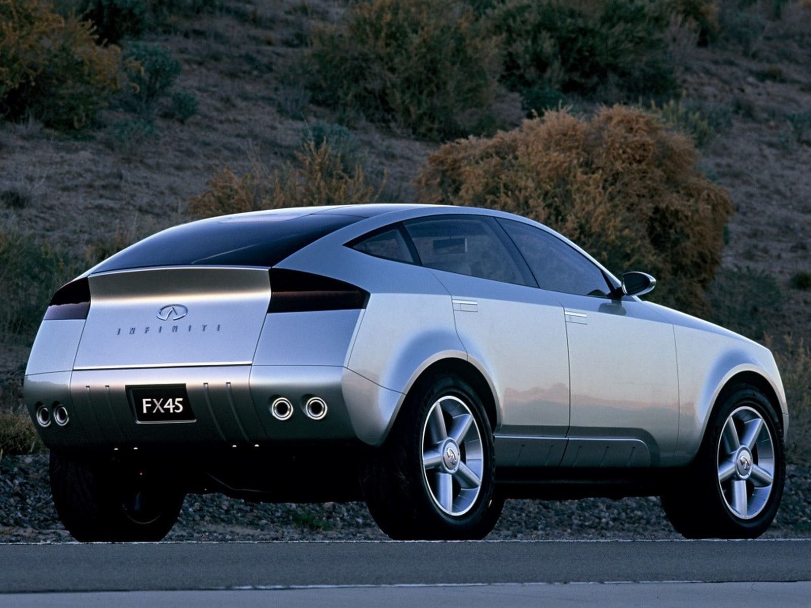 2001 - INFINITI FX45 CONCEPT, foto 4