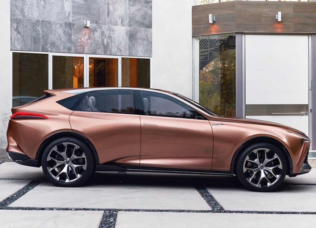 2018 - LEXUS LF-1 LIMITLESS CONCEPT, foto 13