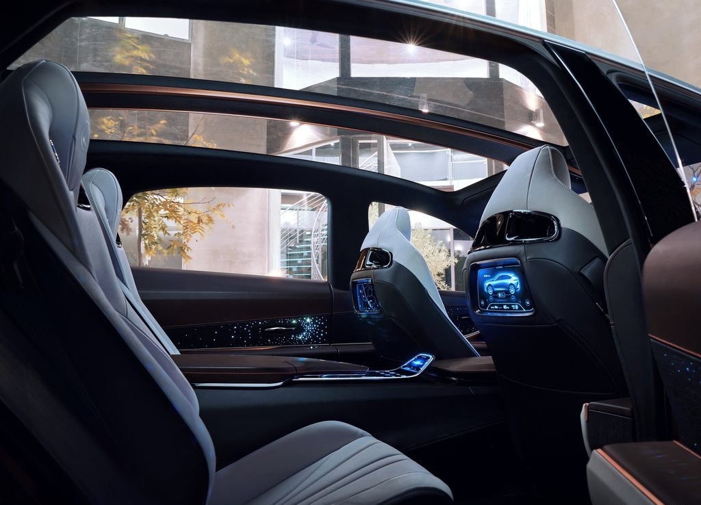 2018 - LEXUS LF-1 LIMITLESS CONCEPT, foto 44