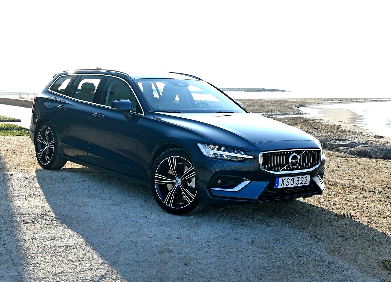 2019 - VOLVO V60, foto 21