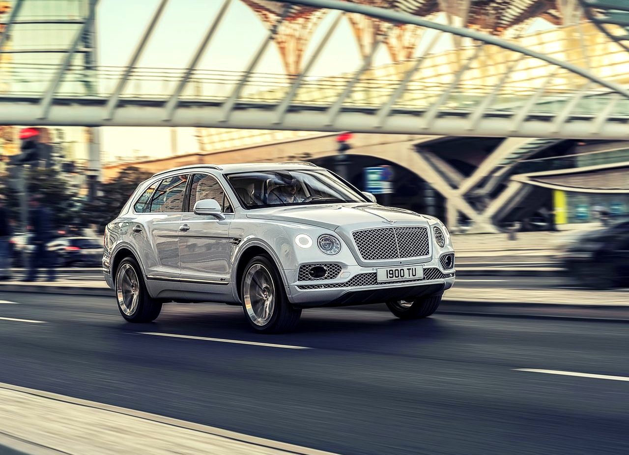 BENTLEY BENTAYGA HYBRID, foto 12