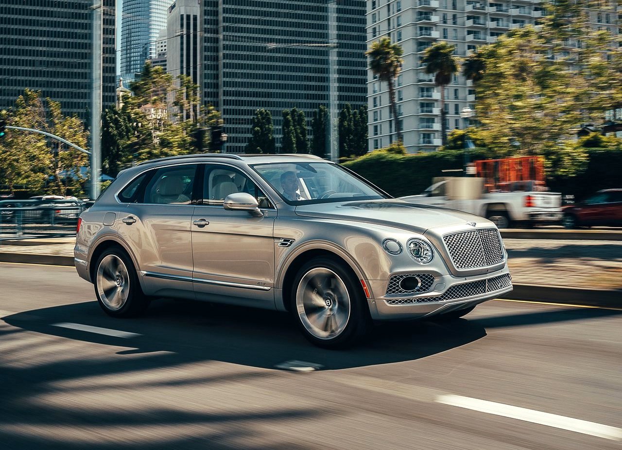 BENTLEY BENTAYGA HYBRID, foto 14