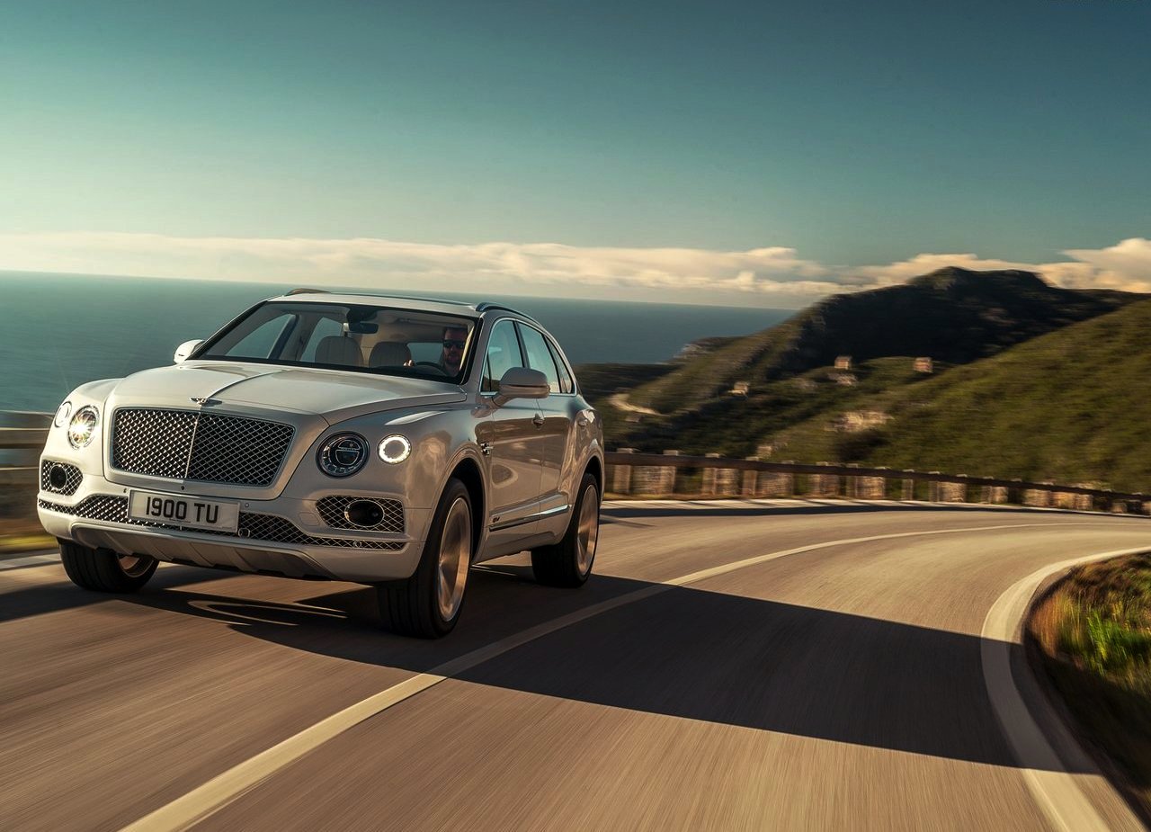 BENTLEY BENTAYGA HYBRID, foto 15