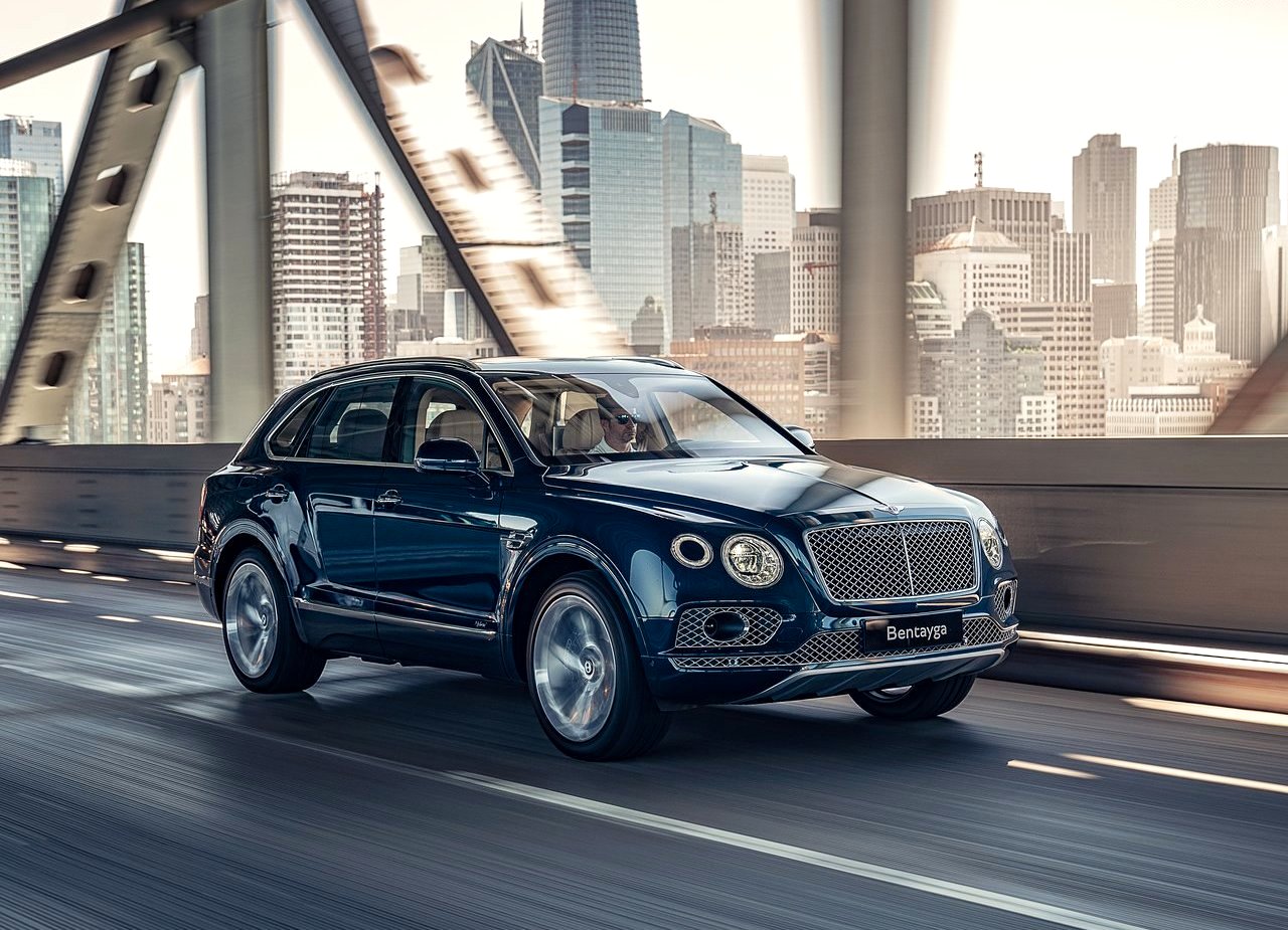 BENTLEY BENTAYGA HYBRID, foto 18