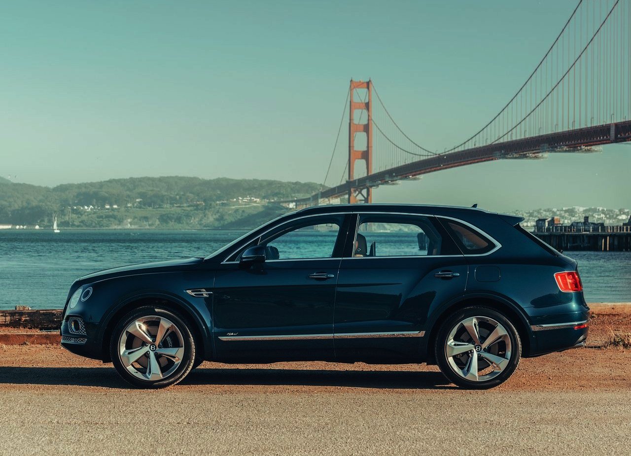 BENTLEY BENTAYGA HYBRID, foto 19