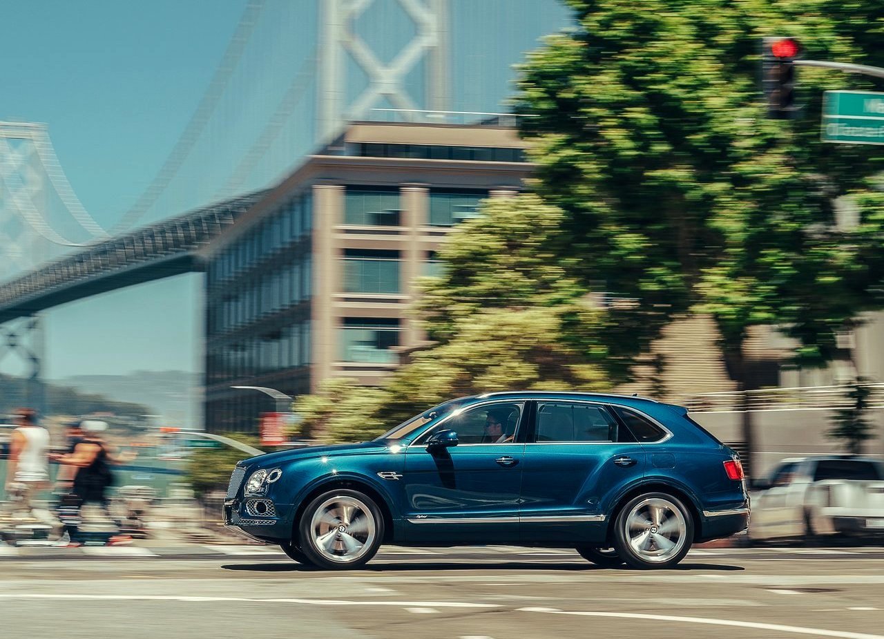 BENTLEY BENTAYGA HYBRID, foto 22