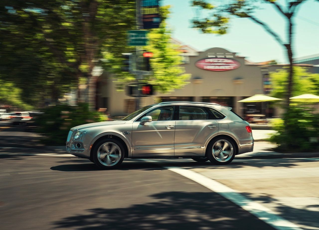 BENTLEY BENTAYGA HYBRID, foto 23