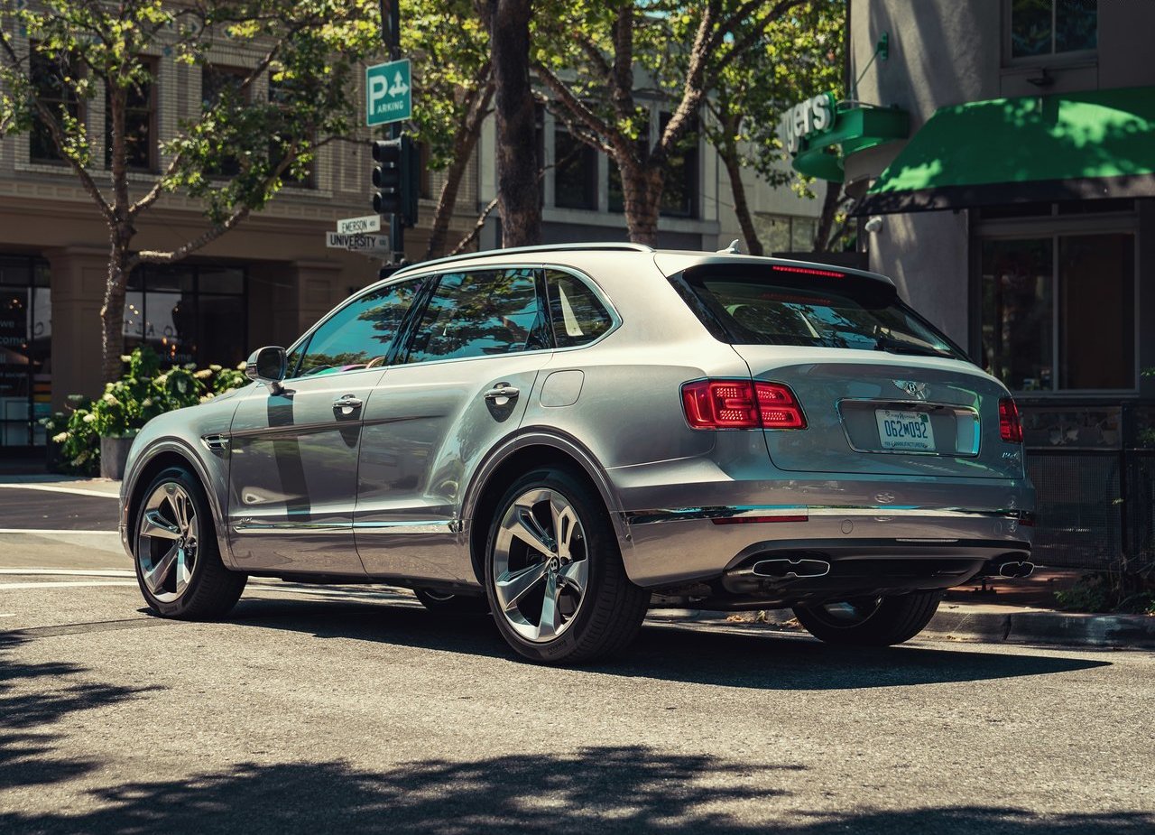 BENTLEY BENTAYGA HYBRID, foto 26