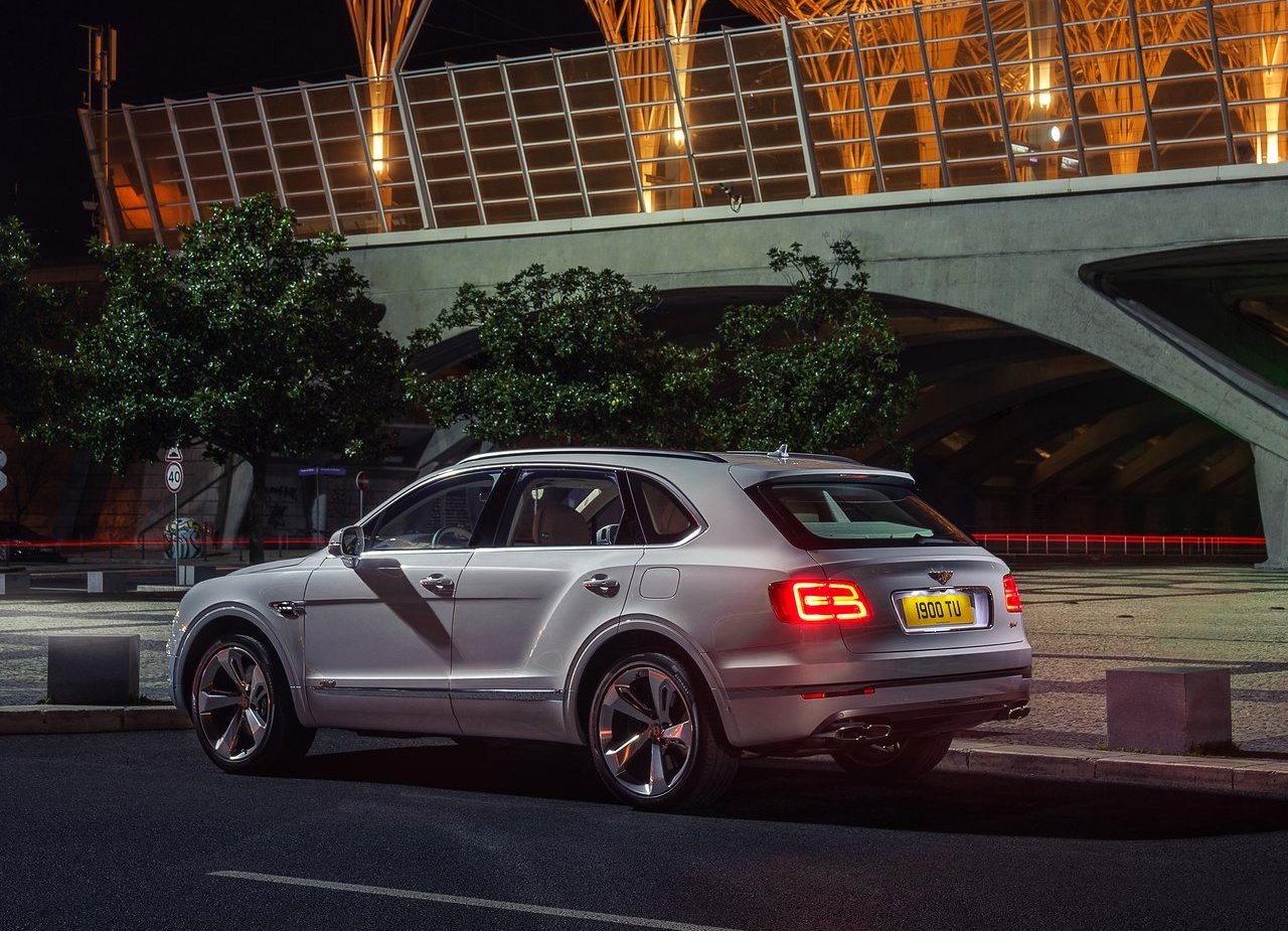 BENTLEY BENTAYGA HYBRID, foto 29