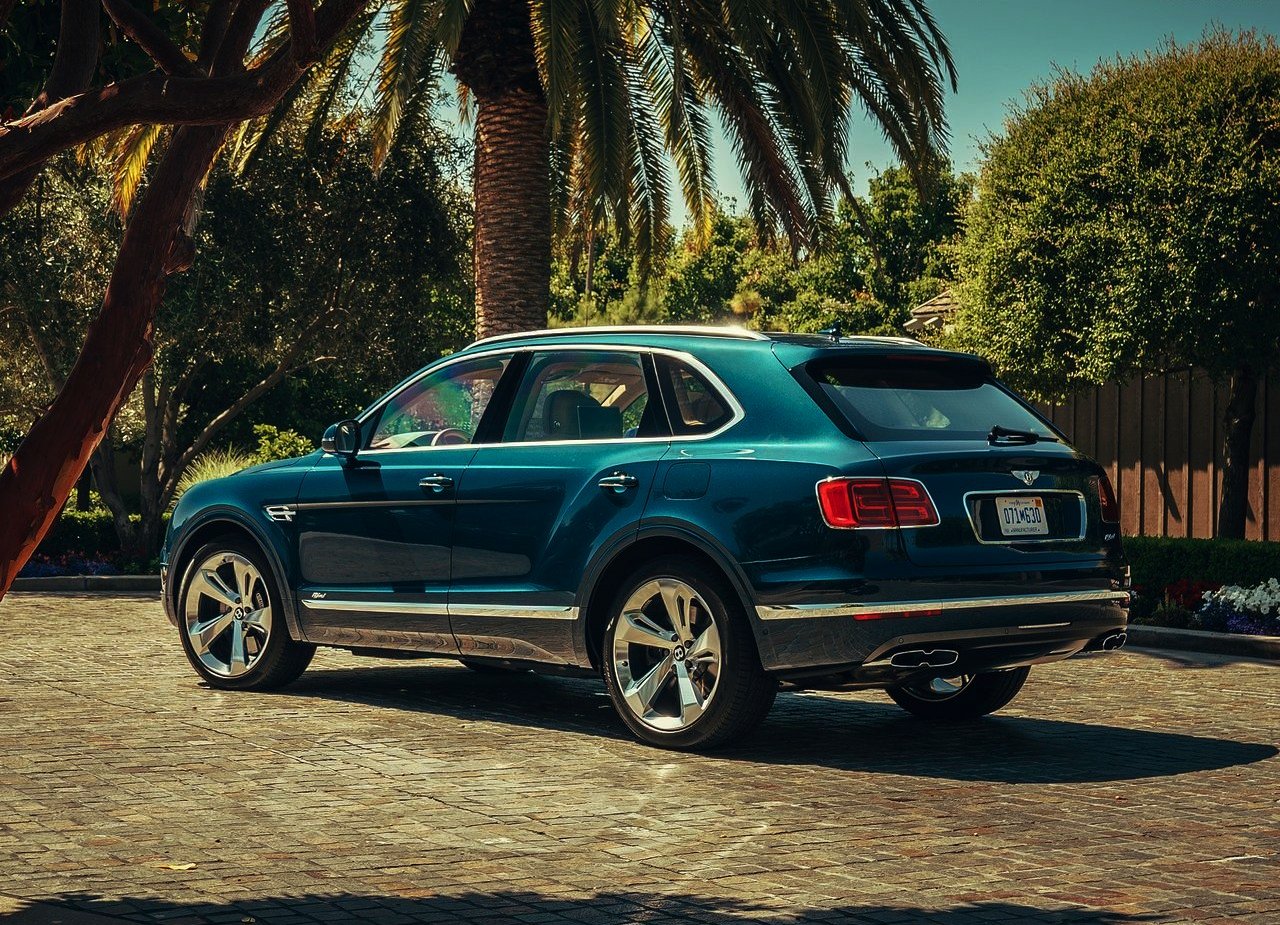 BENTLEY BENTAYGA HYBRID, foto 32