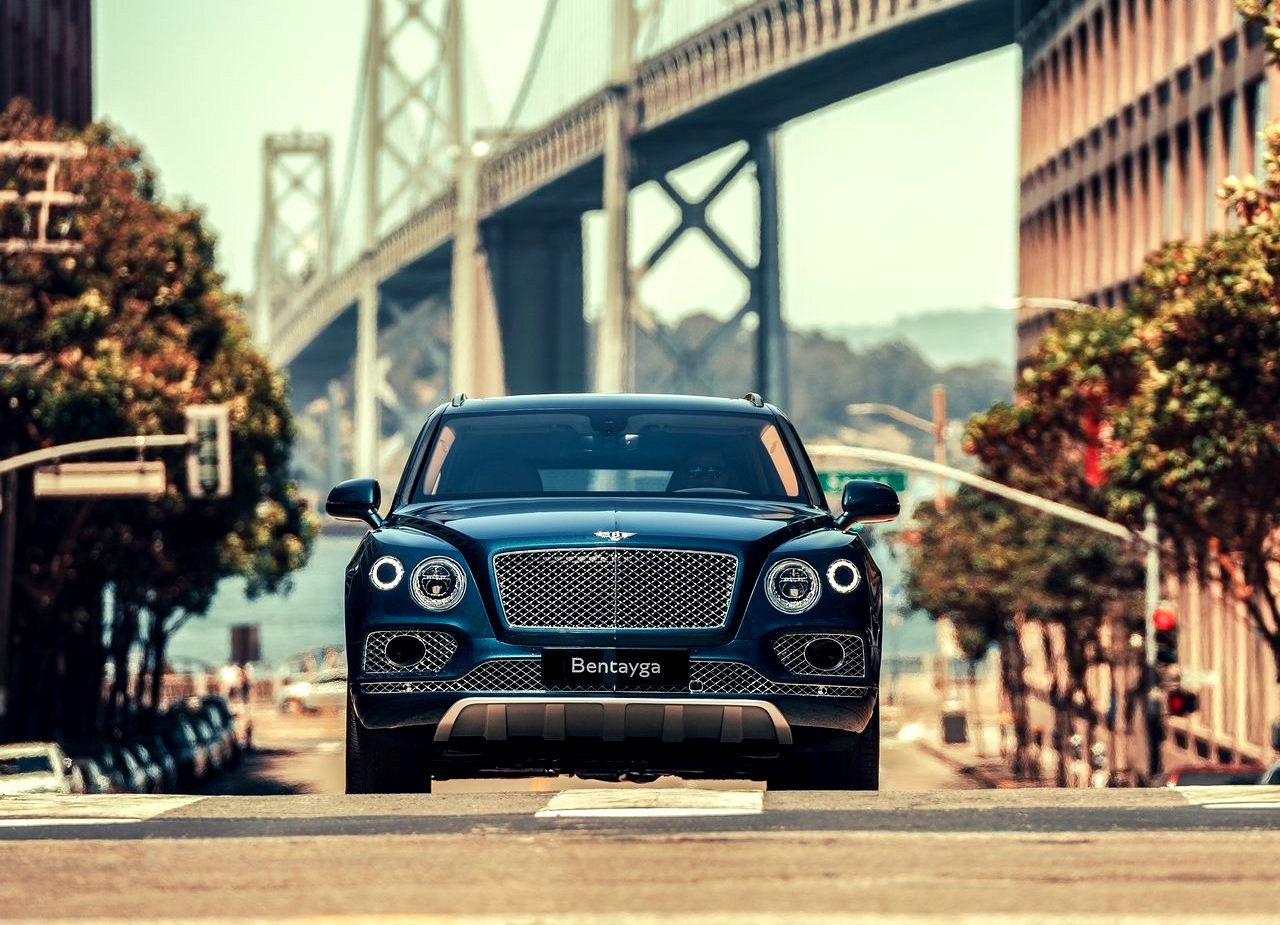 BENTLEY BENTAYGA HYBRID, foto 39