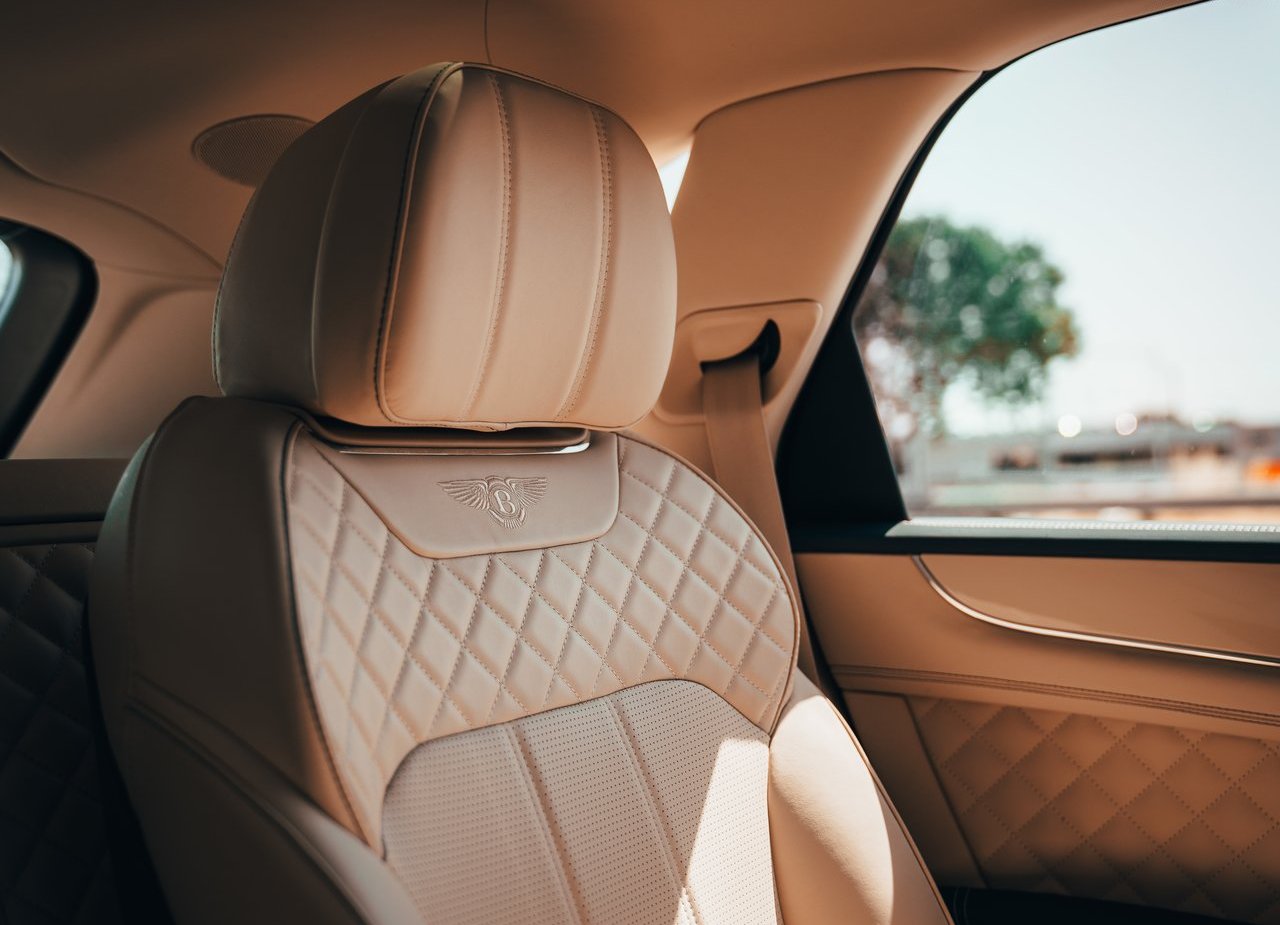 BENTLEY BENTAYGA HYBRID, foto 51