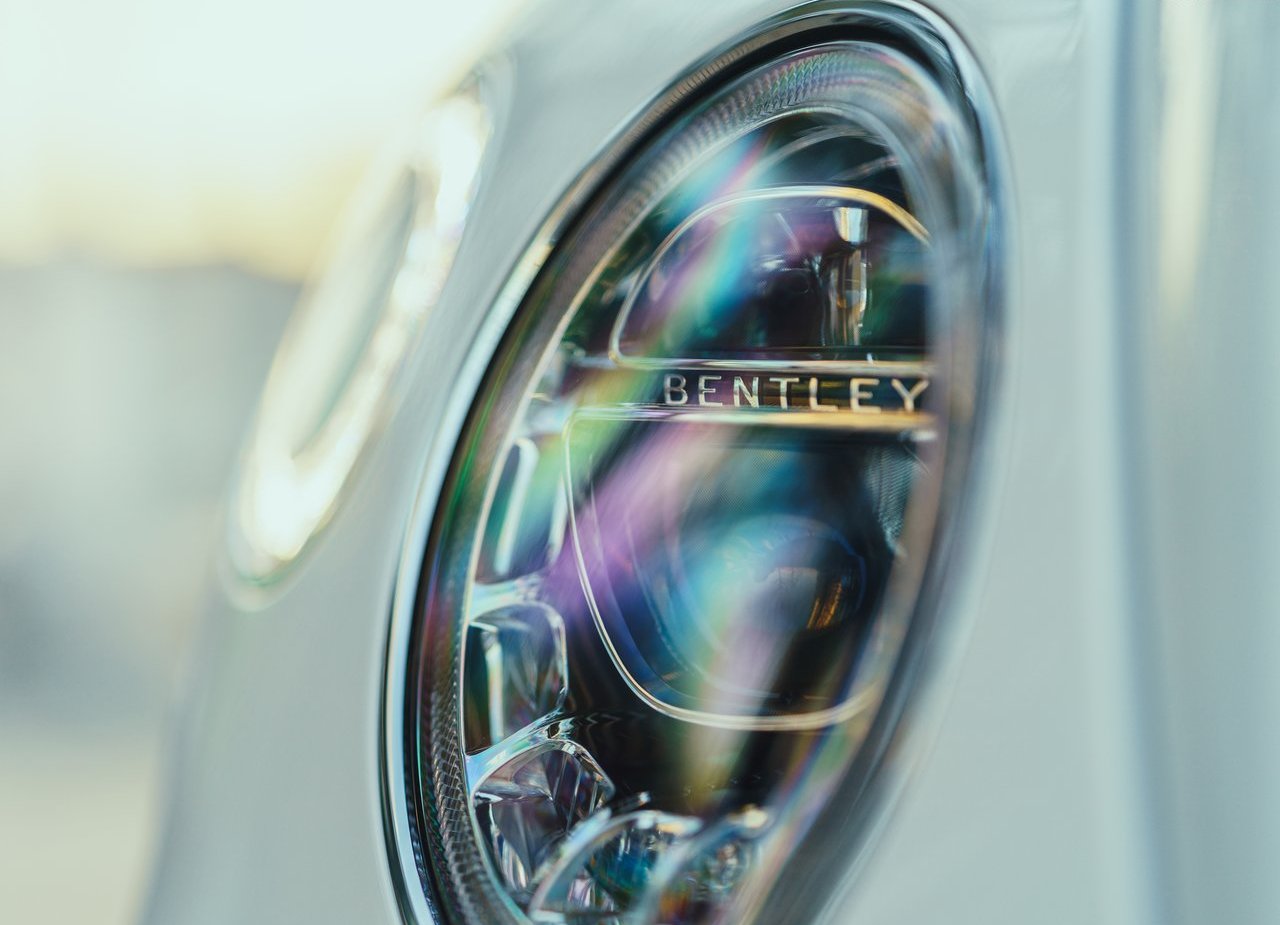 BENTLEY BENTAYGA HYBRID, foto 63