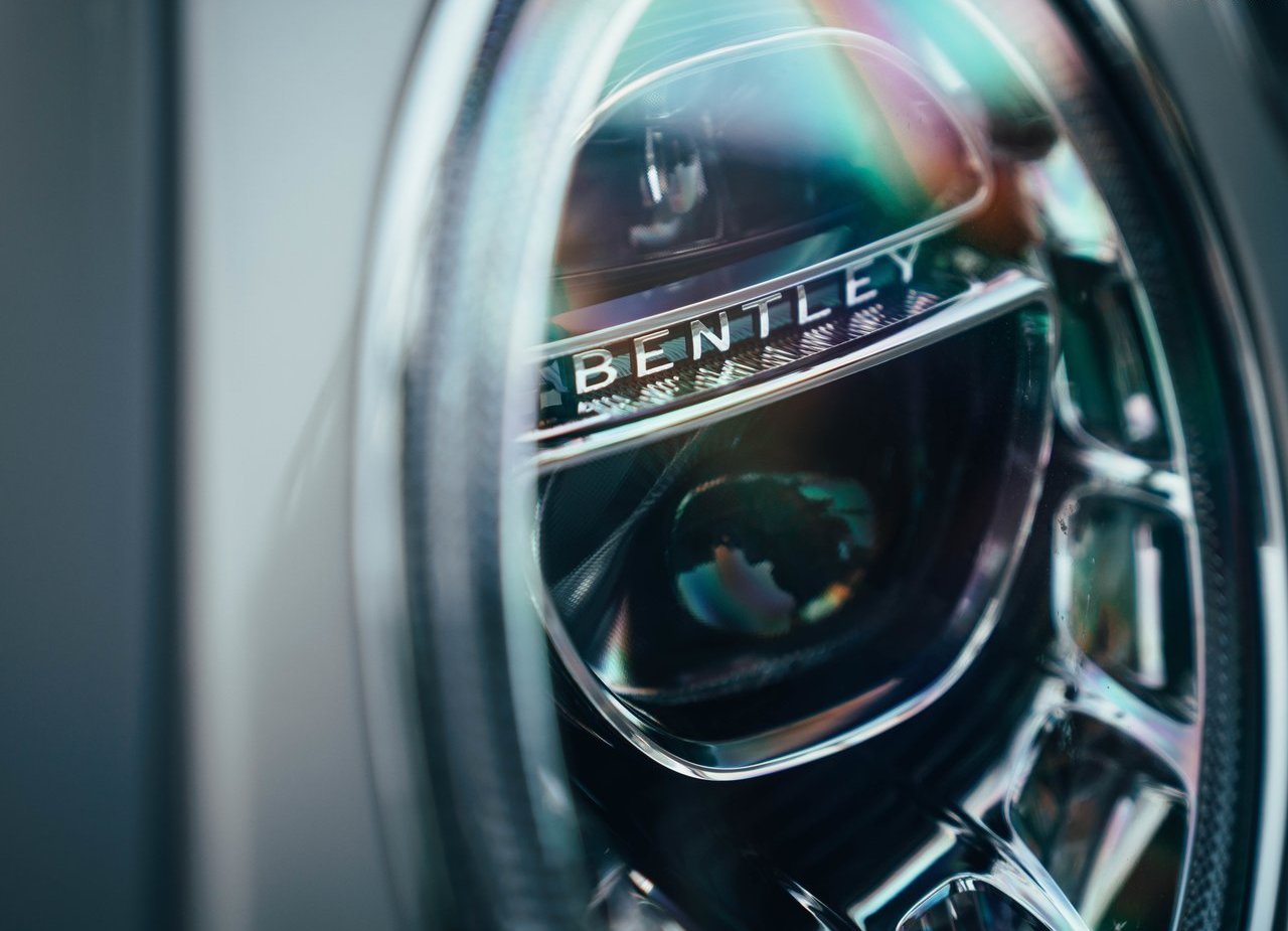 BENTLEY BENTAYGA HYBRID, foto 64