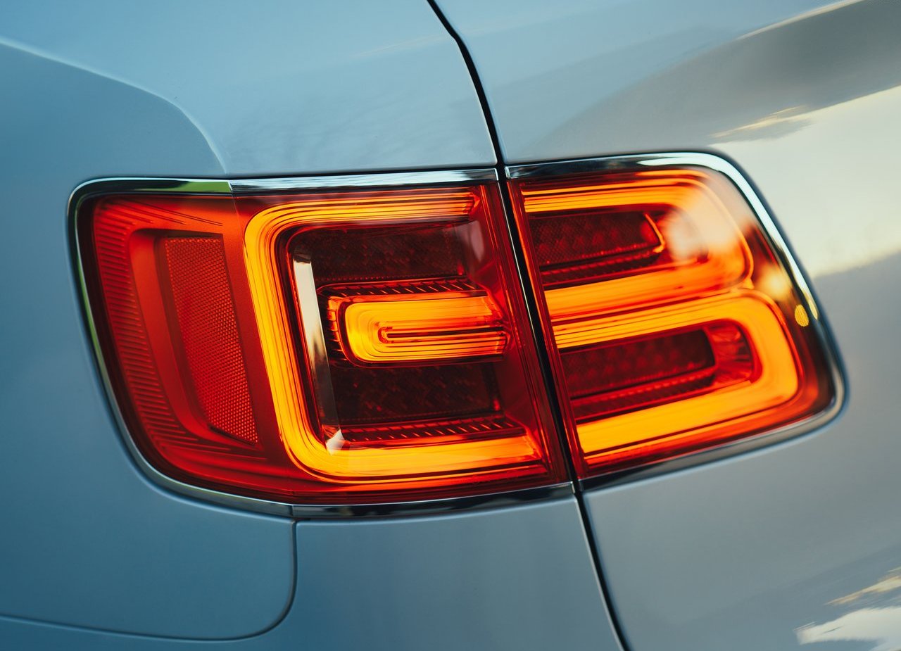 BENTLEY BENTAYGA HYBRID, foto 66