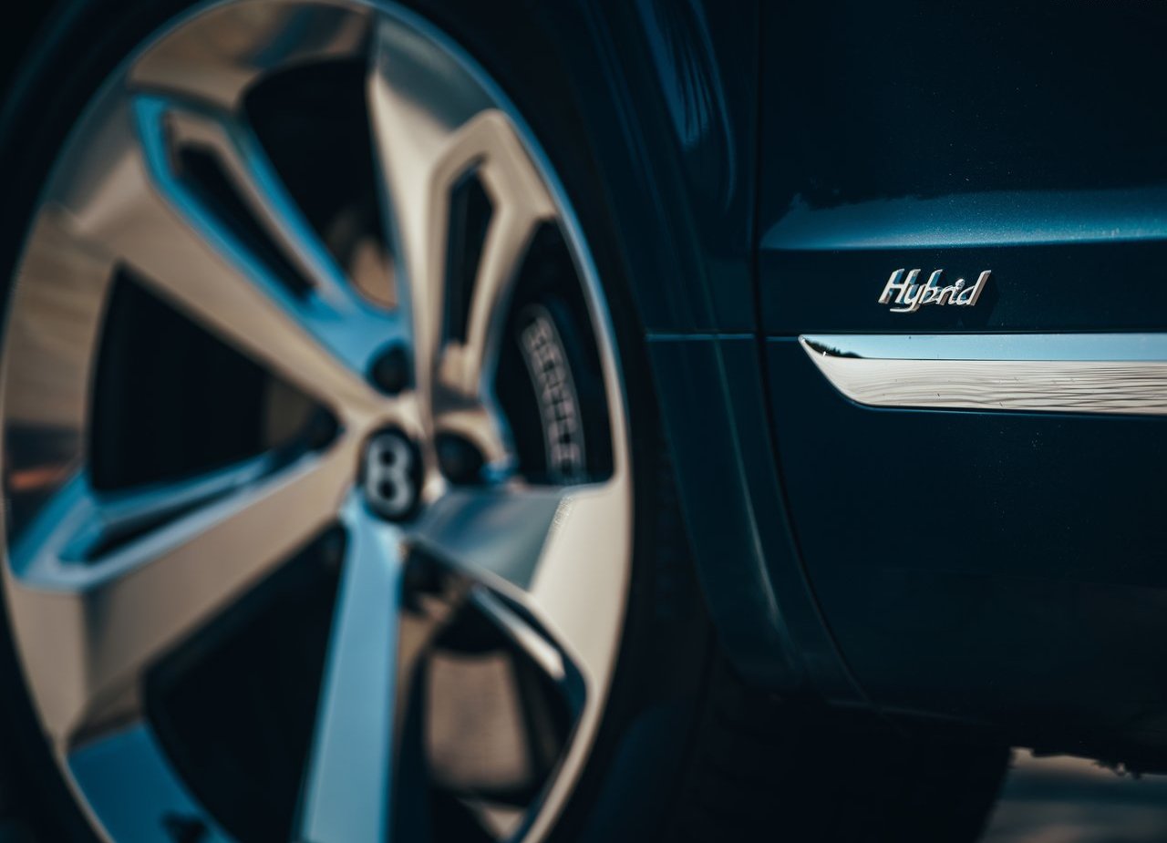 BENTLEY BENTAYGA HYBRID, foto 71