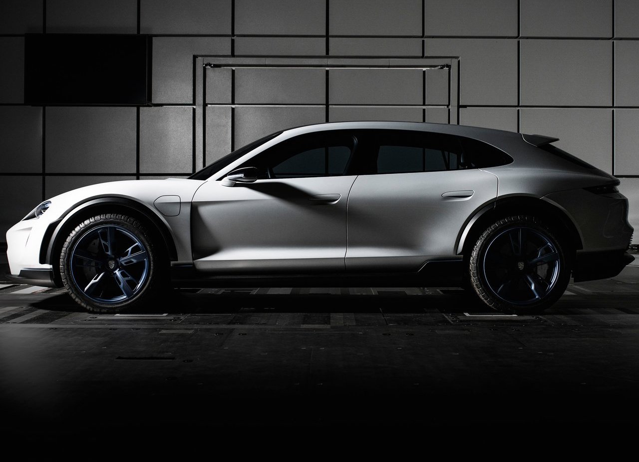 2018 - PORSCHE MISSION E CROSS TURISMO CONCEPT, foto 9