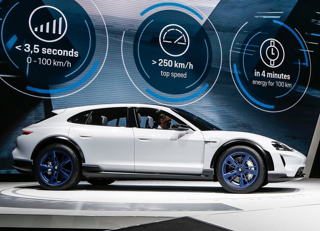 2018 - PORSCHE MISSION E CROSS TURISMO CONCEPT, foto 26