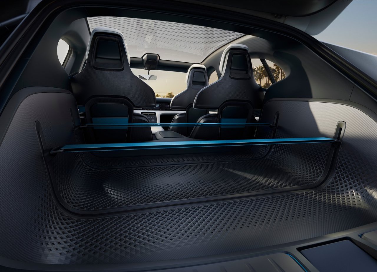 2018 - PORSCHE MISSION E CROSS TURISMO CONCEPT, foto 33