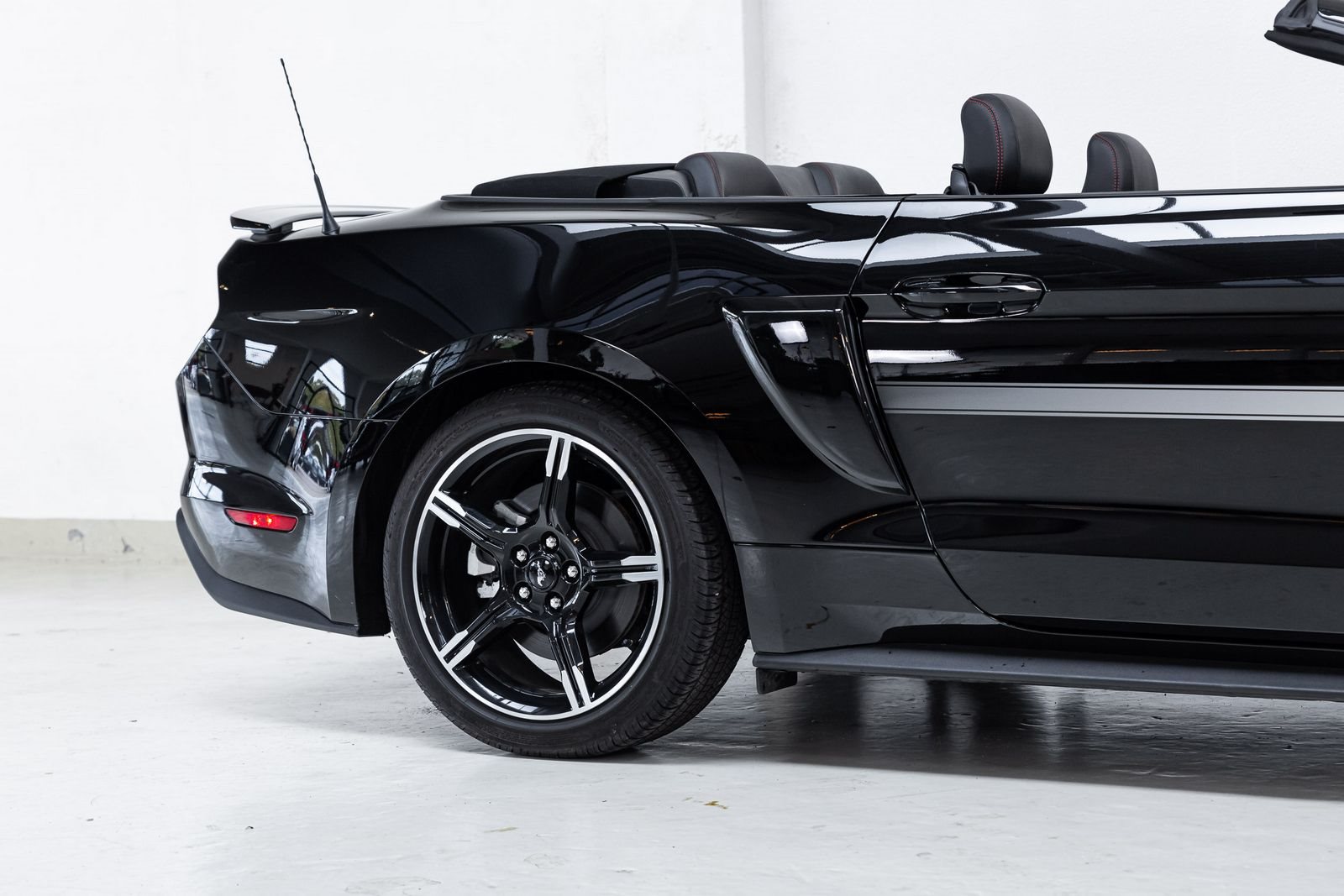 2019 - FORD MUSTANG GT CALIFORNIA SPECIAL, foto 28