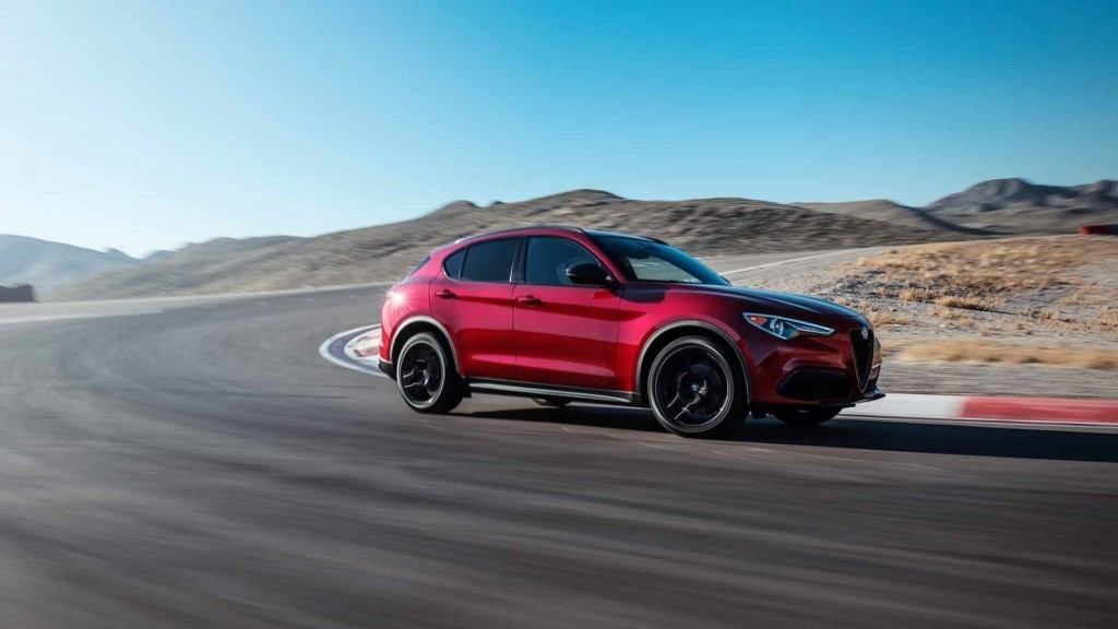 ALFA ROMEO GIULIA & STELVIO NERO EDIZIONE, foto 3