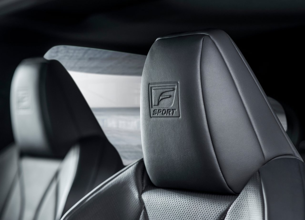 2019 - LEXUS ES, foto 135