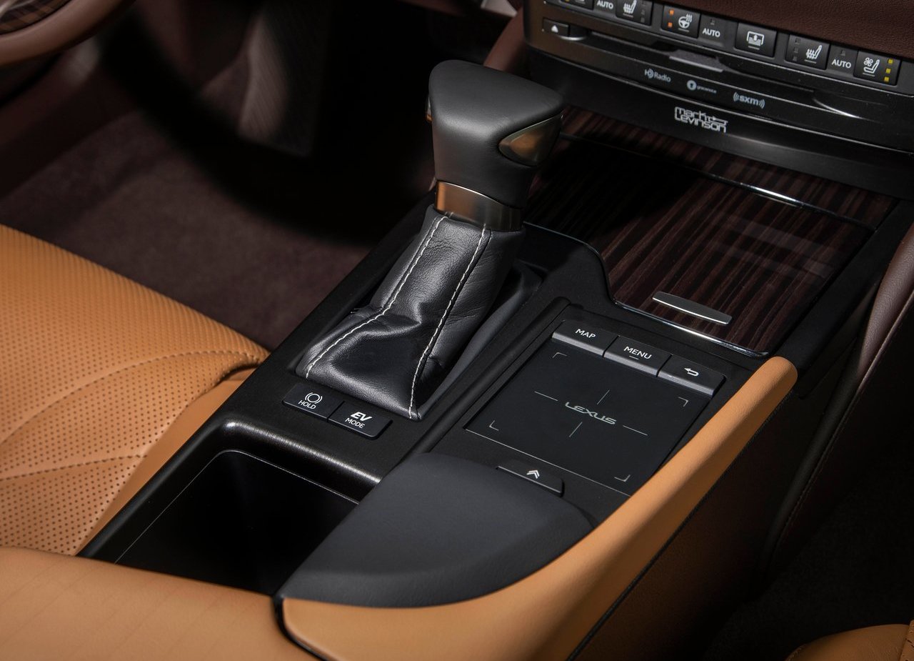 2019 - LEXUS ES, foto 139