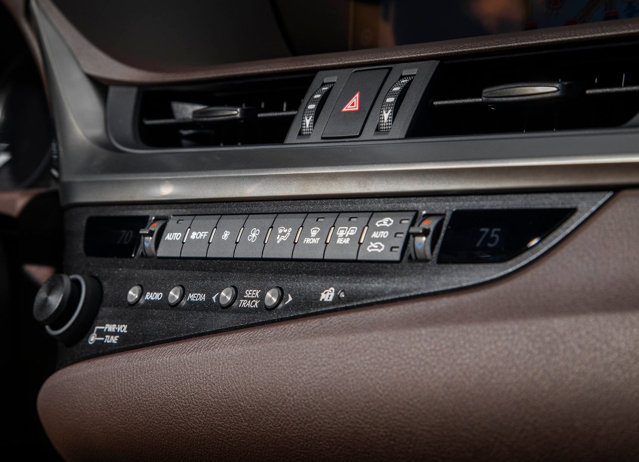 2019 - LEXUS ES, foto 178