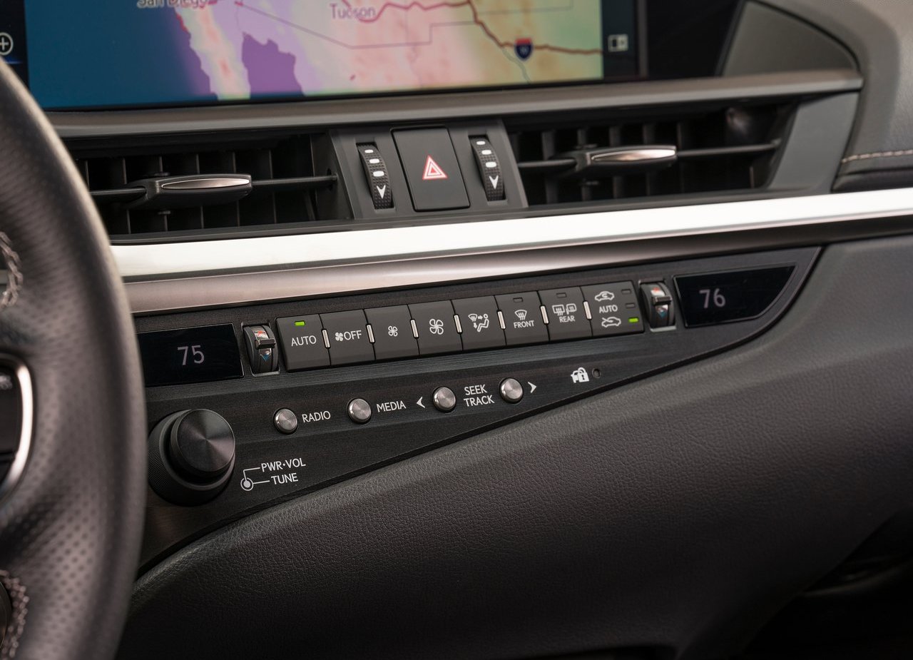 2019 - LEXUS ES, foto 179