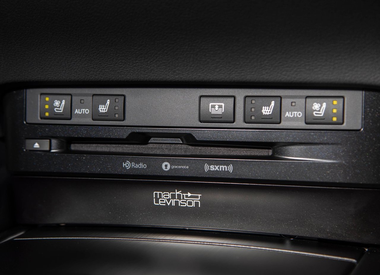 2019 - LEXUS ES, foto 180