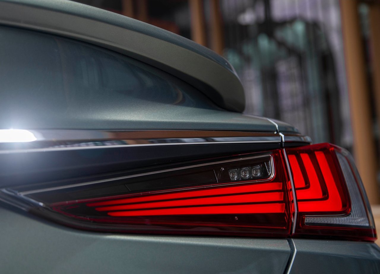 2019 - LEXUS ES, foto 213