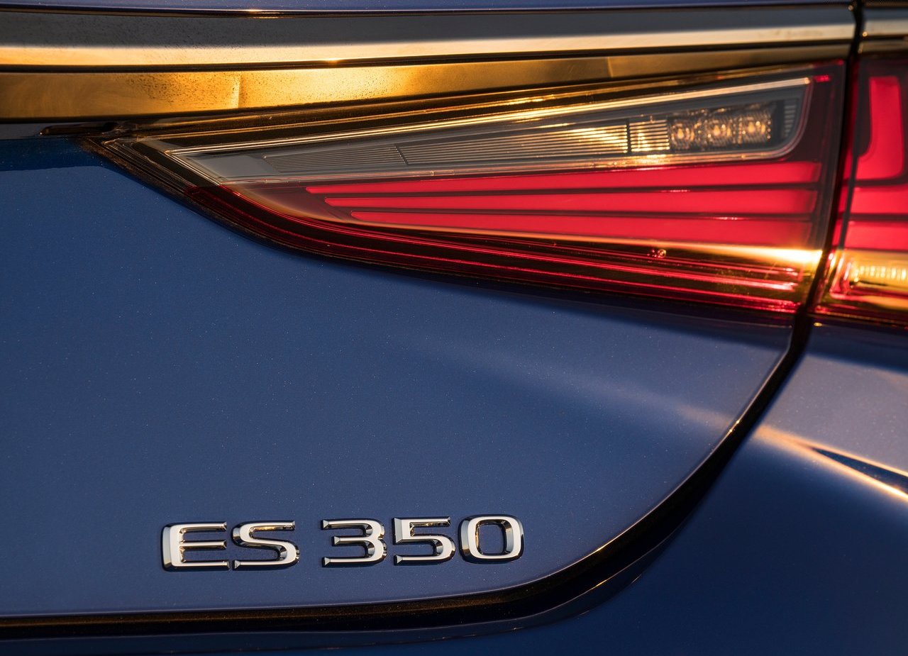 2019 - LEXUS ES, foto 219