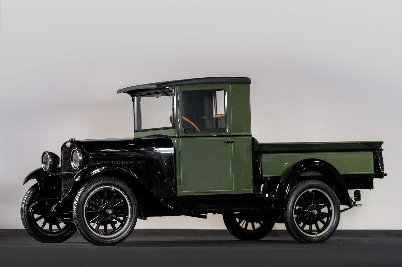 CHEVROLET NATIONAL PICK-UP TRUCK, foto 1